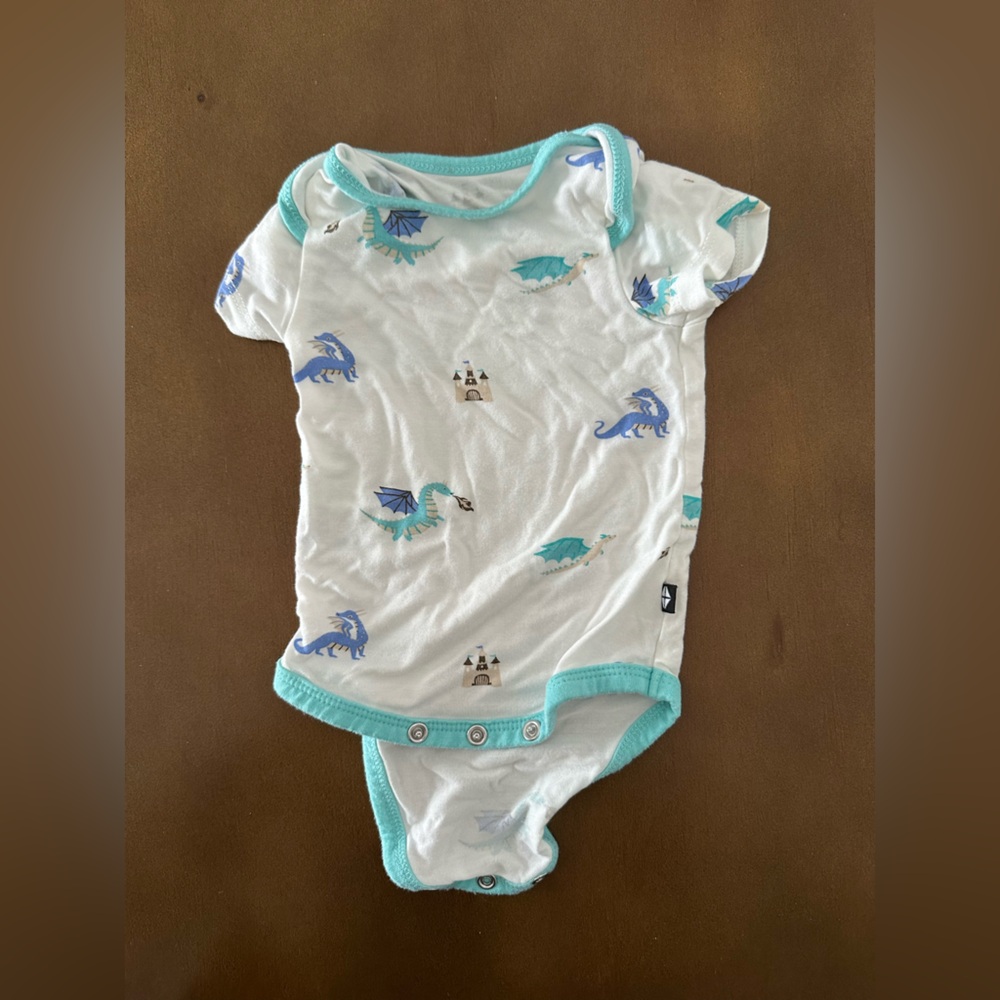 Kyte BABY White Onesie with Blue Dragon Print
